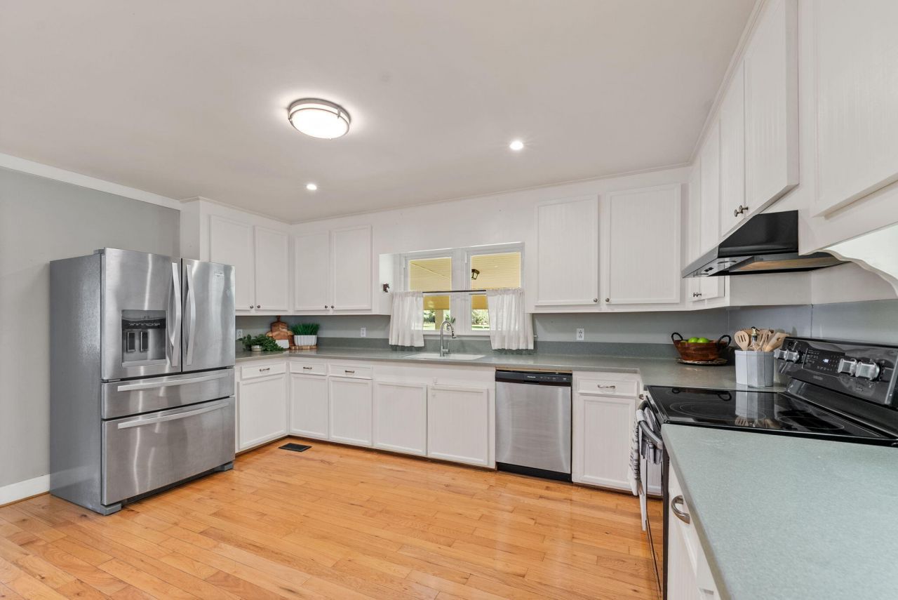 122 George Lane Photo 14