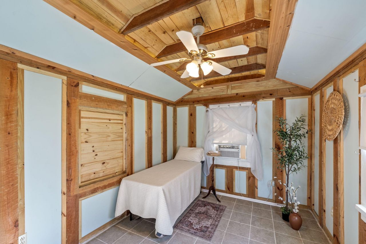 122 George Lane Photo 32