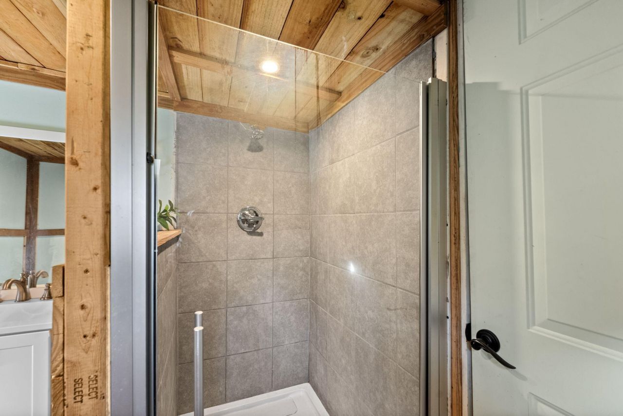 122 George Lane Photo 35