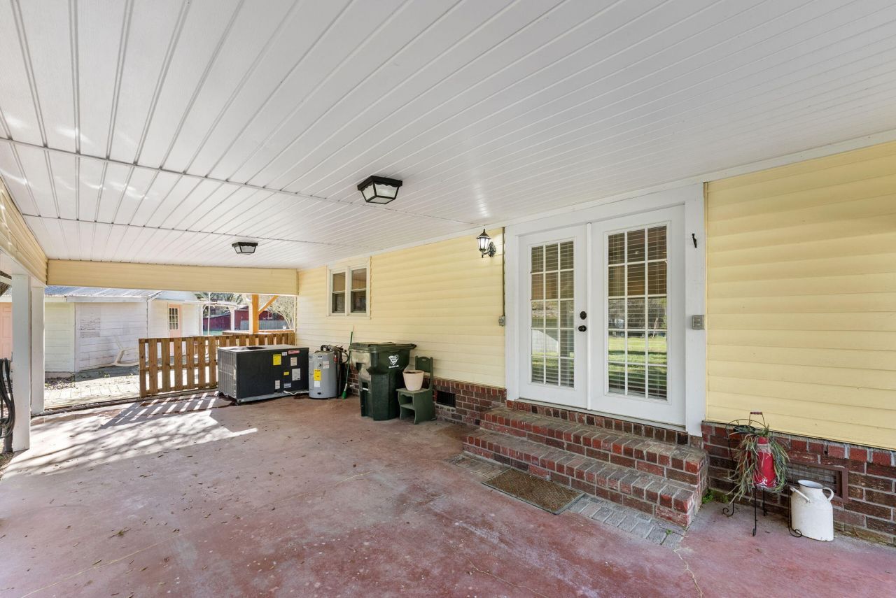 122 George Lane Photo 36