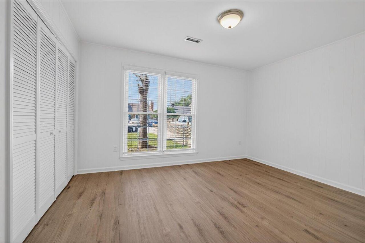 5558 Evelyn Drive Photo 11