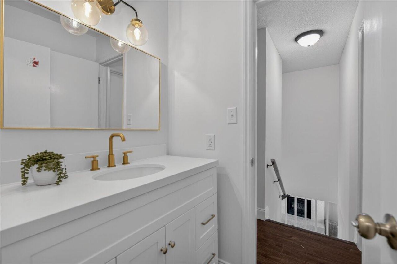 5558 Evelyn Drive Photo 22