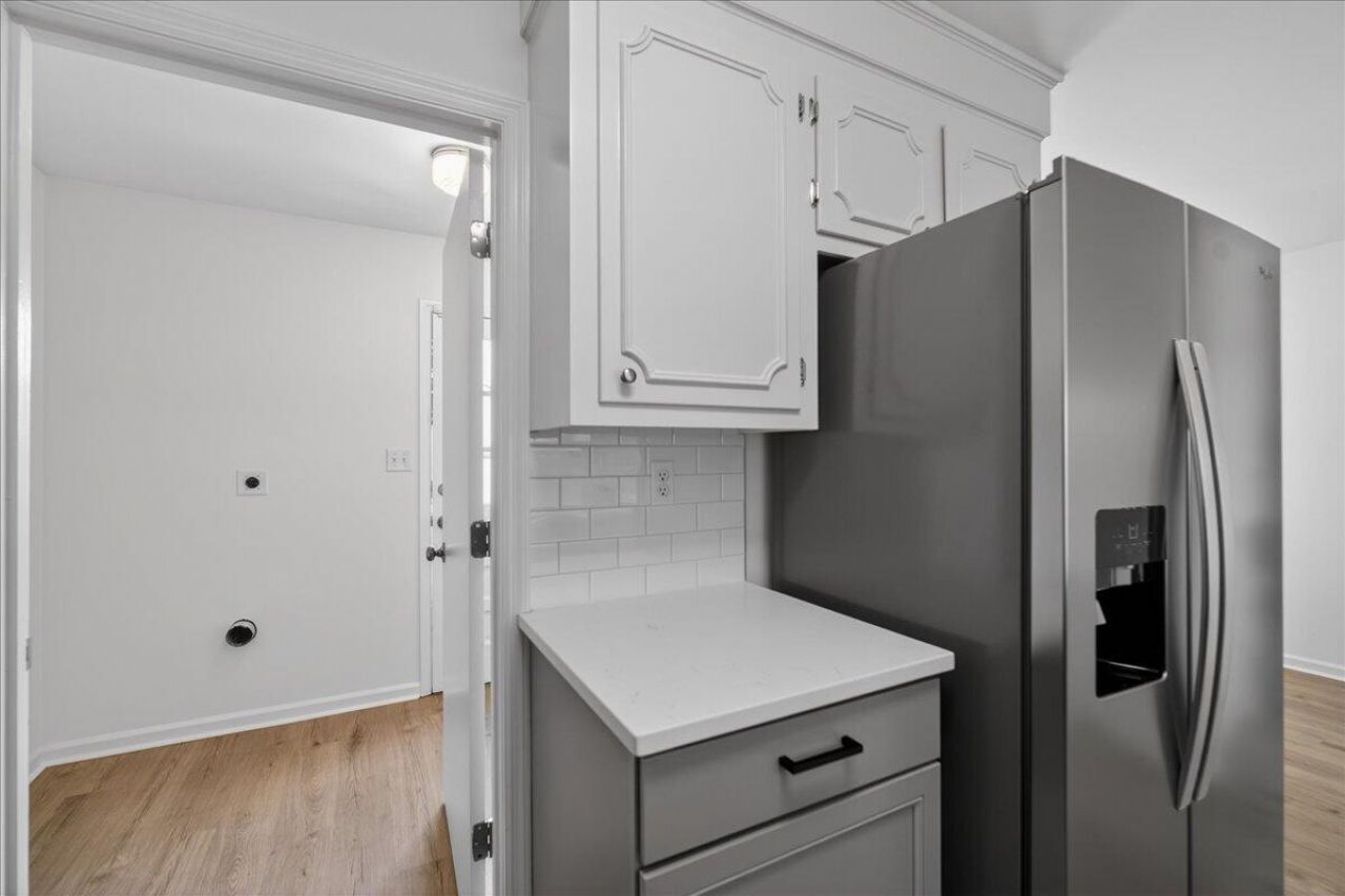 5558 Evelyn Drive Photo 32