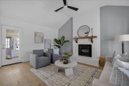 5558 Evelyn Drive photo 4