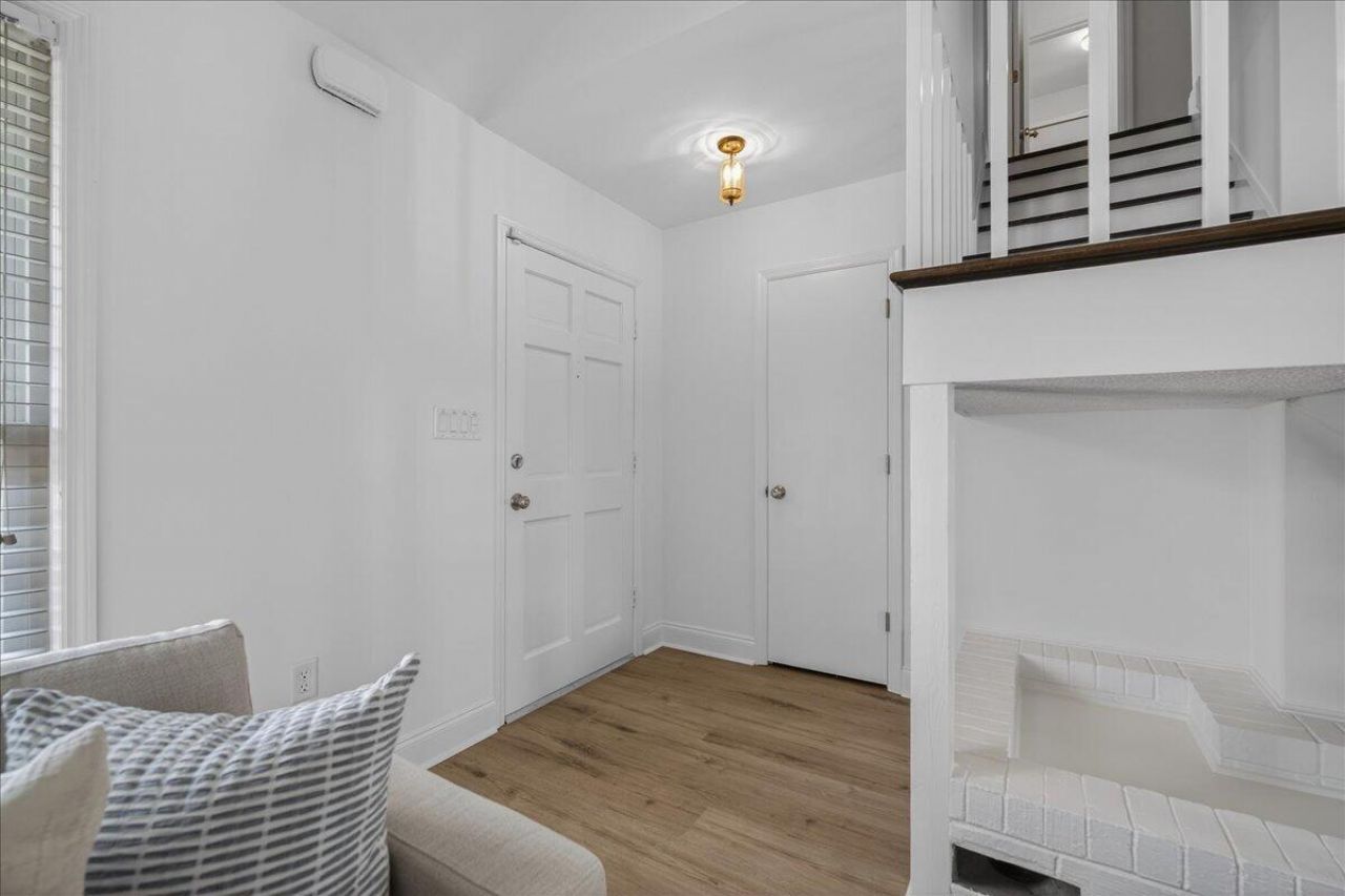 5558 Evelyn Drive Photo 7