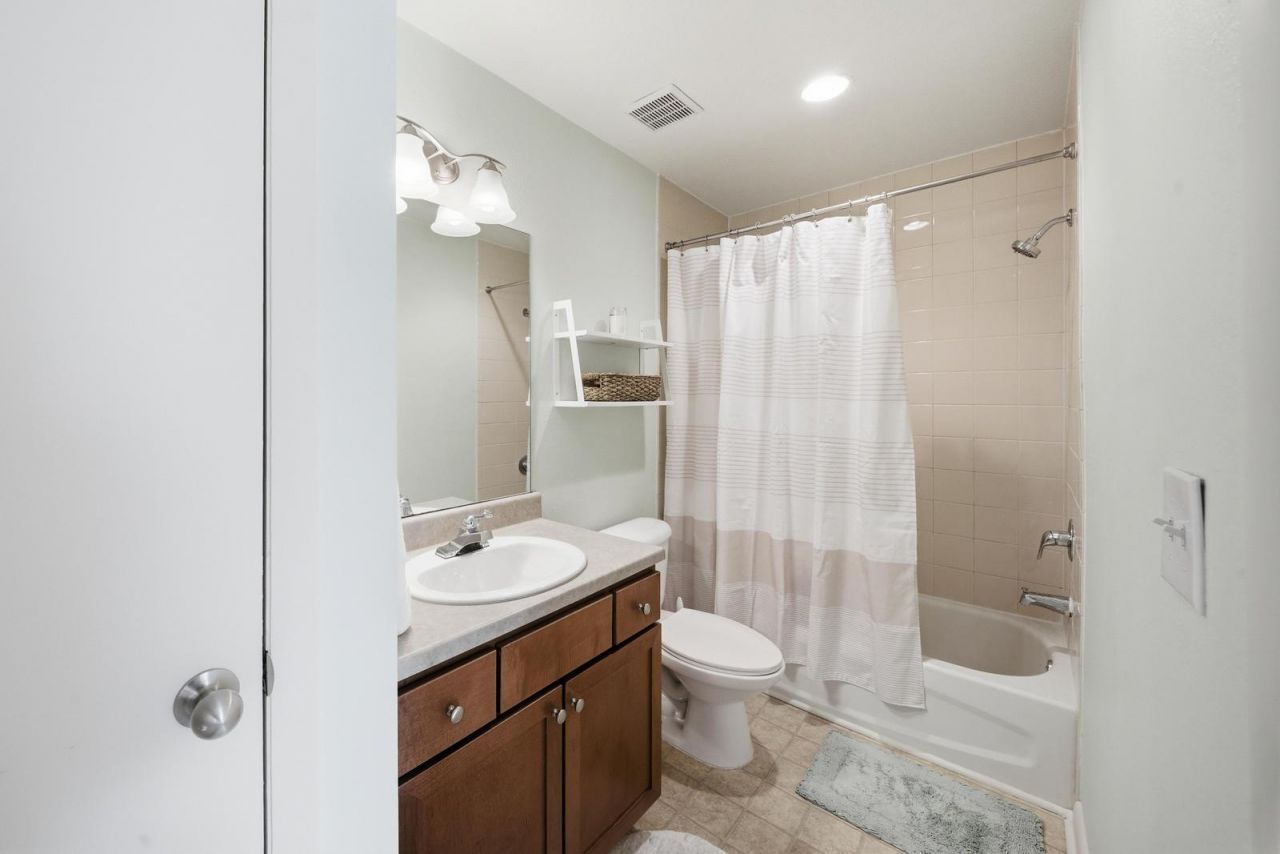 267 Alexandra Road Photo 20