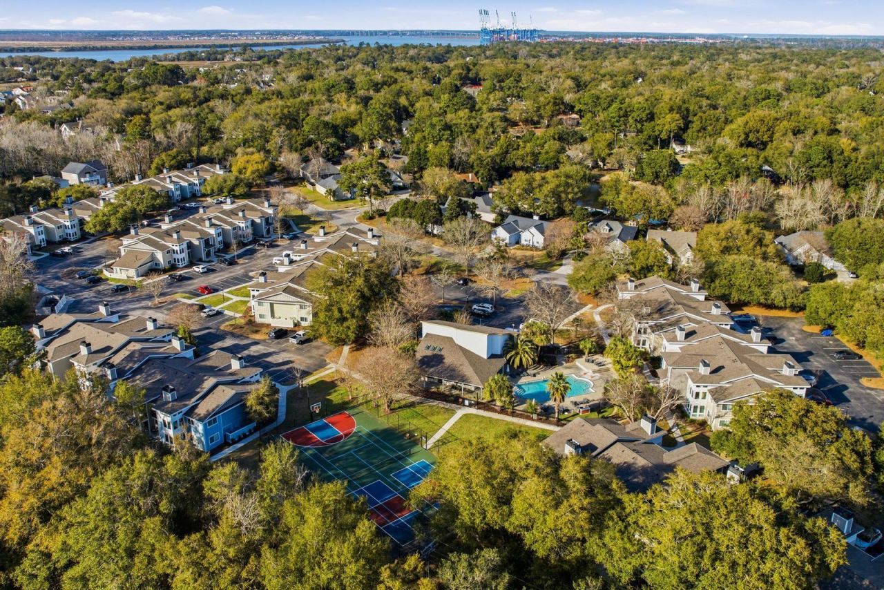 267 Alexandra Road Photo 35