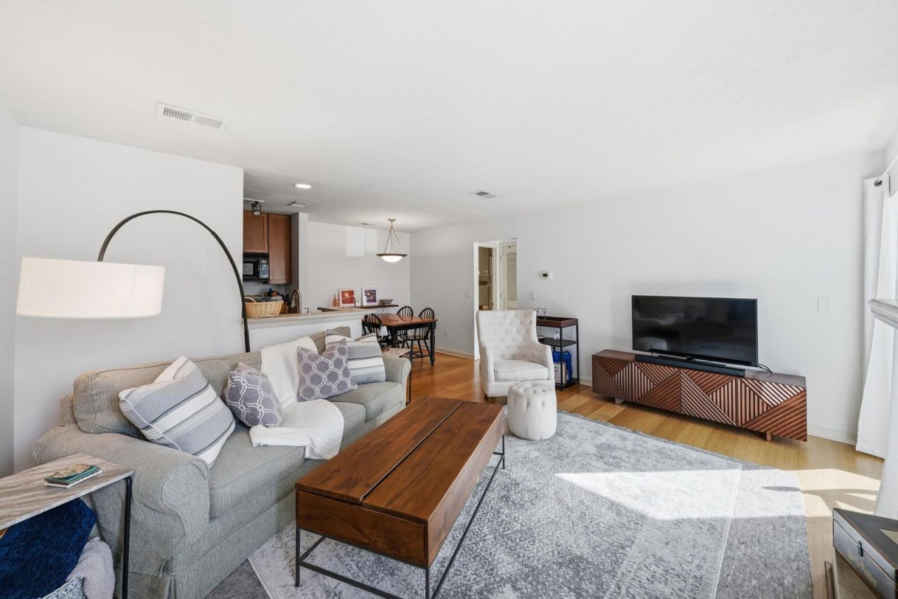 267 Alexandra Road Photo 7