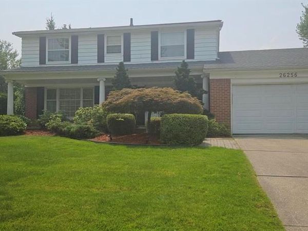 26256 Meadowbrook Way, Lathrup Village, MI 48076