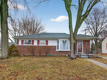 829 Chippewa Street, Mt. Clemens, MI 48043