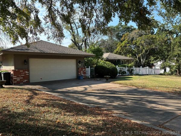 2011 E 13th , Ada, OK 74820