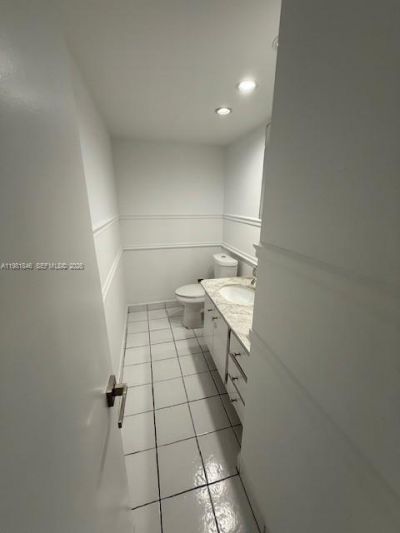 5750 E Collins Ave , Unit 3K, Miami Beach, FL 33140 Photo