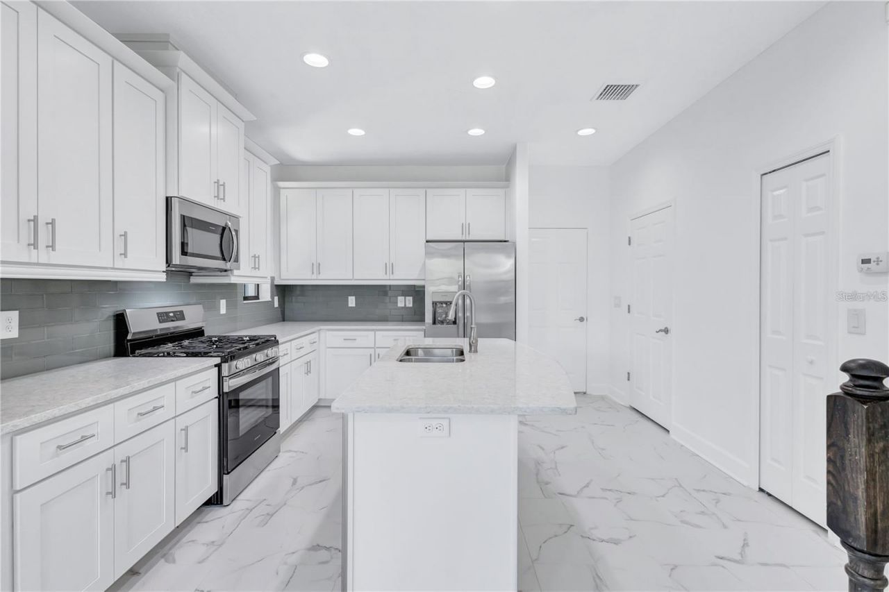 5830 Circa Fishhawk Boulevard , Lithia, FL 33547 Photo