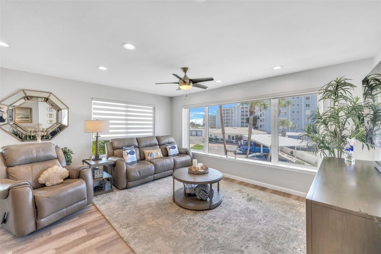 5400 Gulf Drive , Unit 32, Holmes Beach, FL 34217 Photo