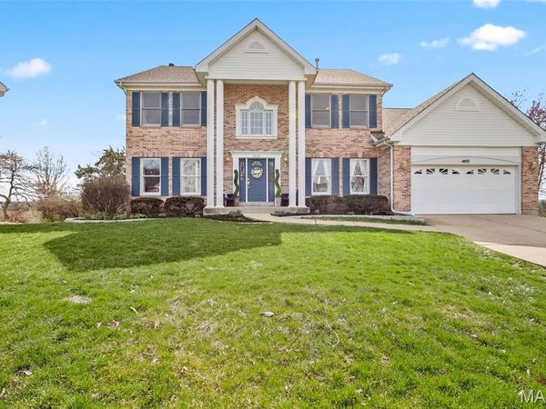 4901 Sunset Oaks Lane, St Louis, MO 63128