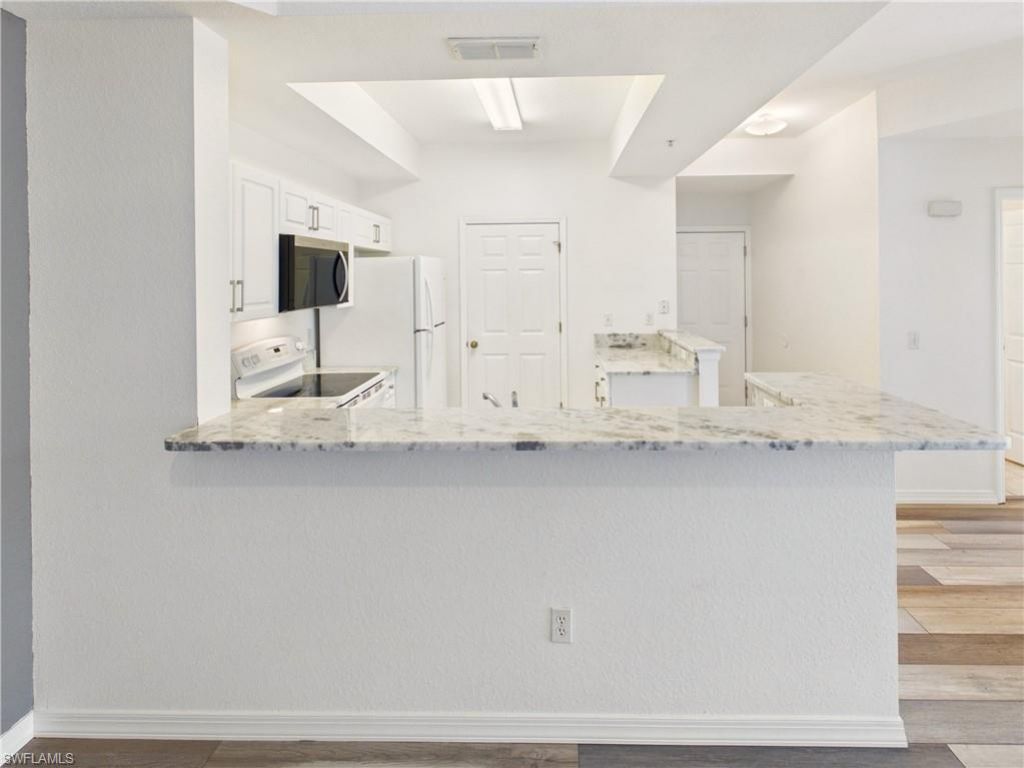 9015 Colby Dr, Unit 2012, Fort Myers, FL 33919 Photo