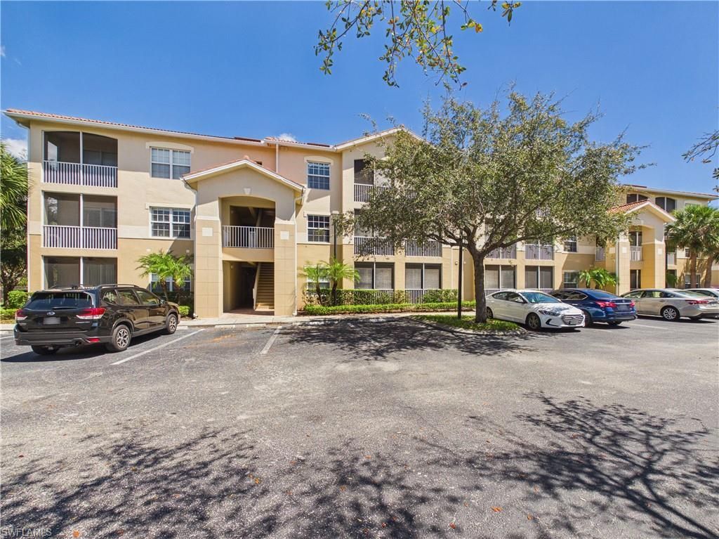9015 Colby Dr, Unit 2012, Fort Myers, FL 33919 Photo
