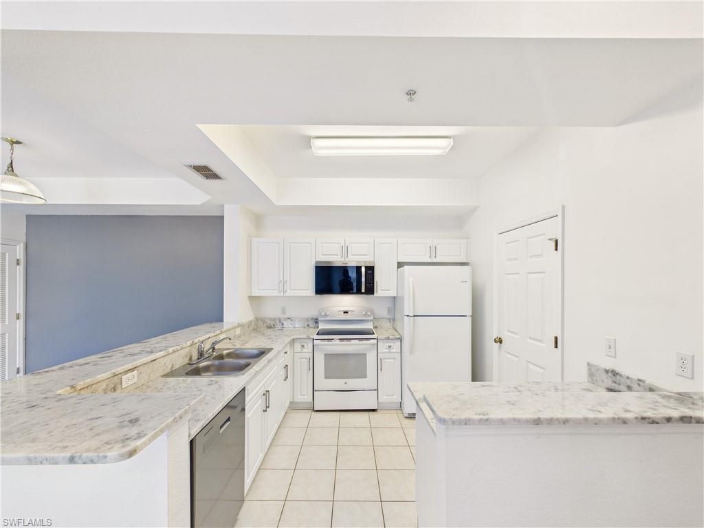 9015 Colby Dr, Unit 2012, Fort Myers, FL 33919 Photo