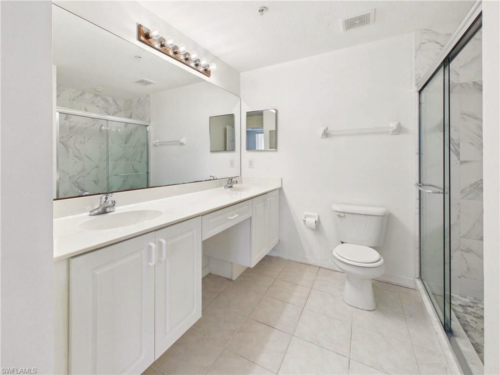 9015 Colby Dr, Unit 2012, Fort Myers, FL 33919 Photo