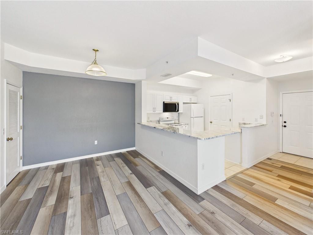 9015 Colby Dr, Unit 2012, Fort Myers, FL 33919 Photo