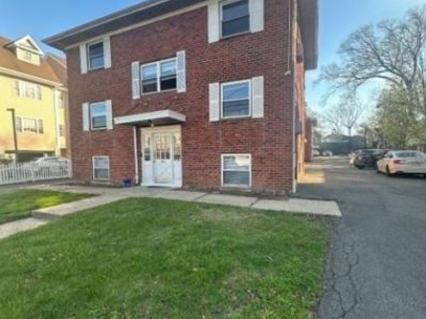 93 Centre St, Nutley, NJ 07110