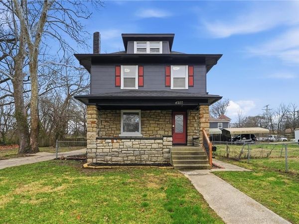 4207 E 61st Street, Kansas City, MO 64130