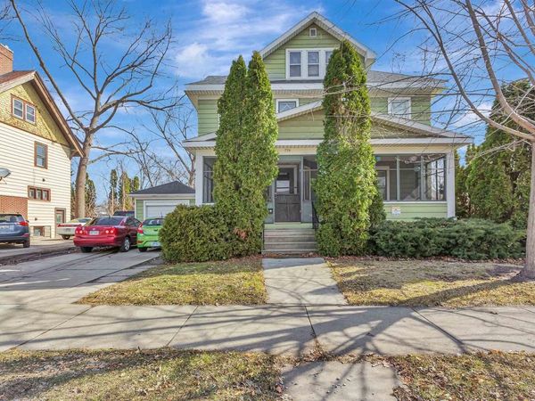 704 WISCONSIN STREET, Oshkosh, WI 54901