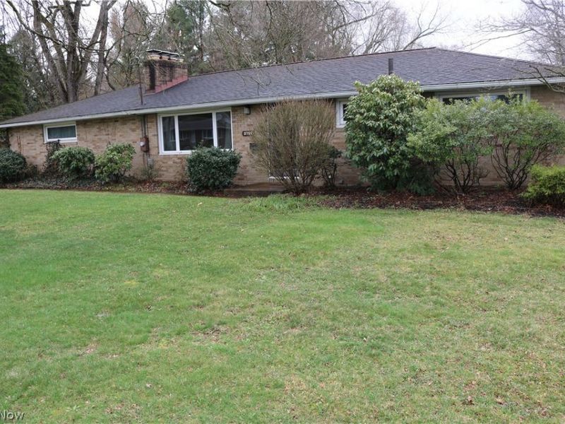 3788 Carl Street NW, Uniontown, OH 44685 Photo 2