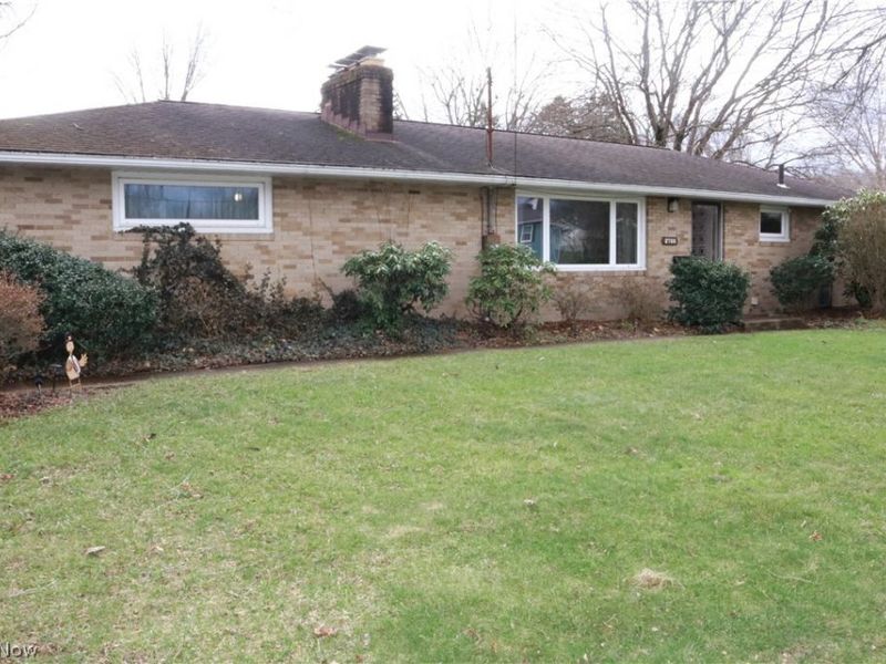 3788 Carl Street NW, Uniontown, OH 44685 Photo 3