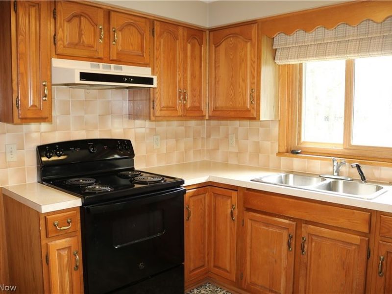 3788 Carl Street NW, Uniontown, OH 44685 Photo 6