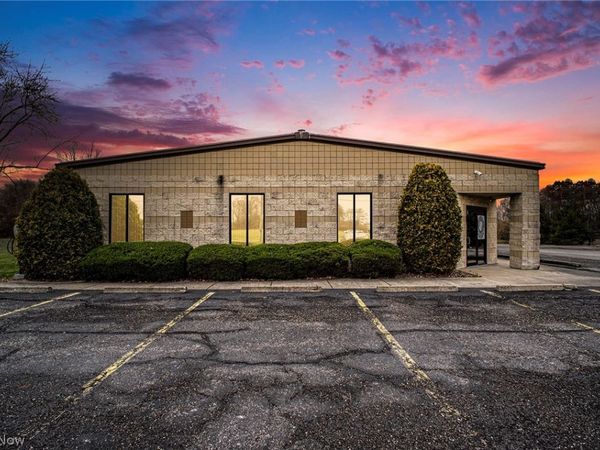 1598 Motor Inn Drive, Girard, OH 44420