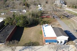 105 Main Street S photo 4