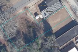 105 Main Street S photo 4