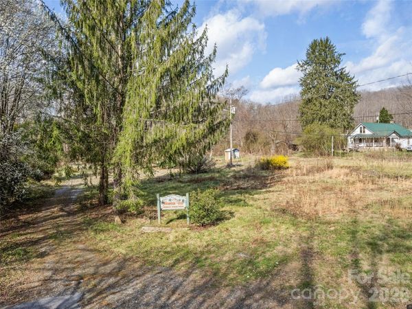 72 Topeka Drive , Sylva, NC 28779