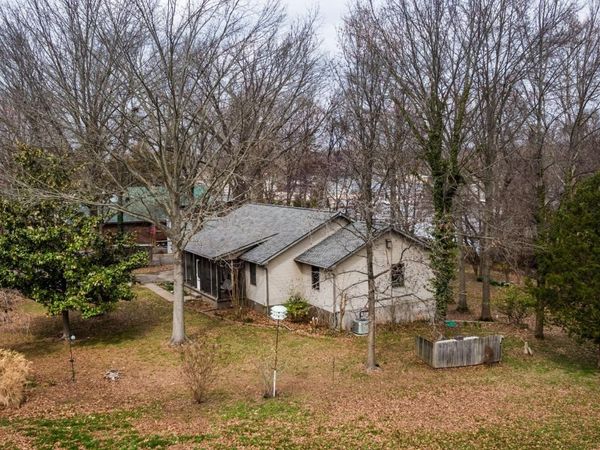 12196 LAGUNA Drive, Marion, IL 62959