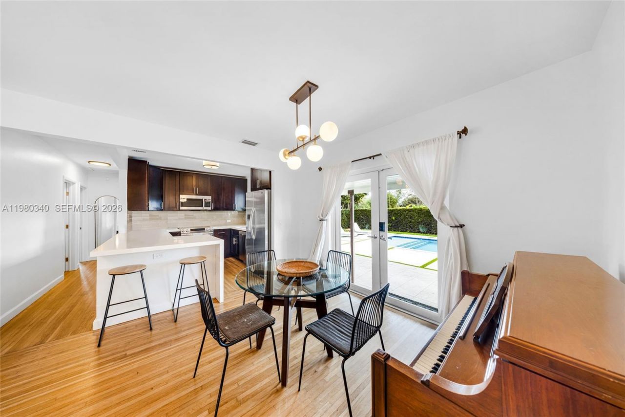 172 Bentley Dr, Miami Springs, FL 33166 Photo