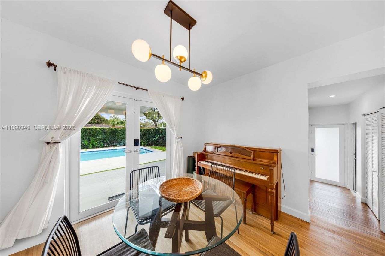 172 Bentley Dr, Miami Springs, FL 33166 Photo