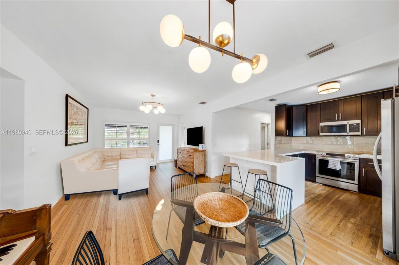 172 Bentley Dr, Miami Springs, FL 33166 Photo