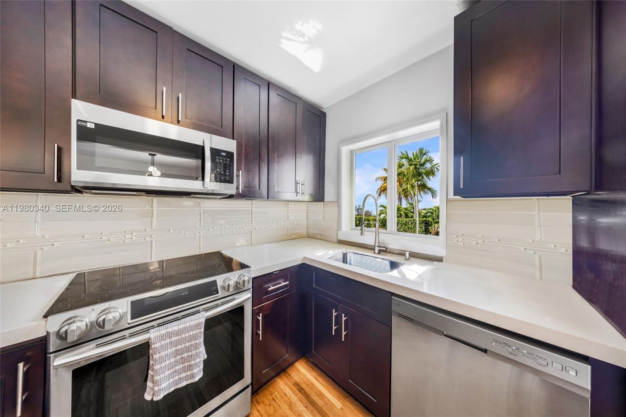 172 Bentley Dr, Miami Springs, FL 33166 Photo