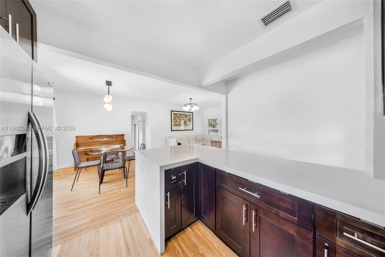 172 Bentley Dr, Miami Springs, FL 33166 Photo