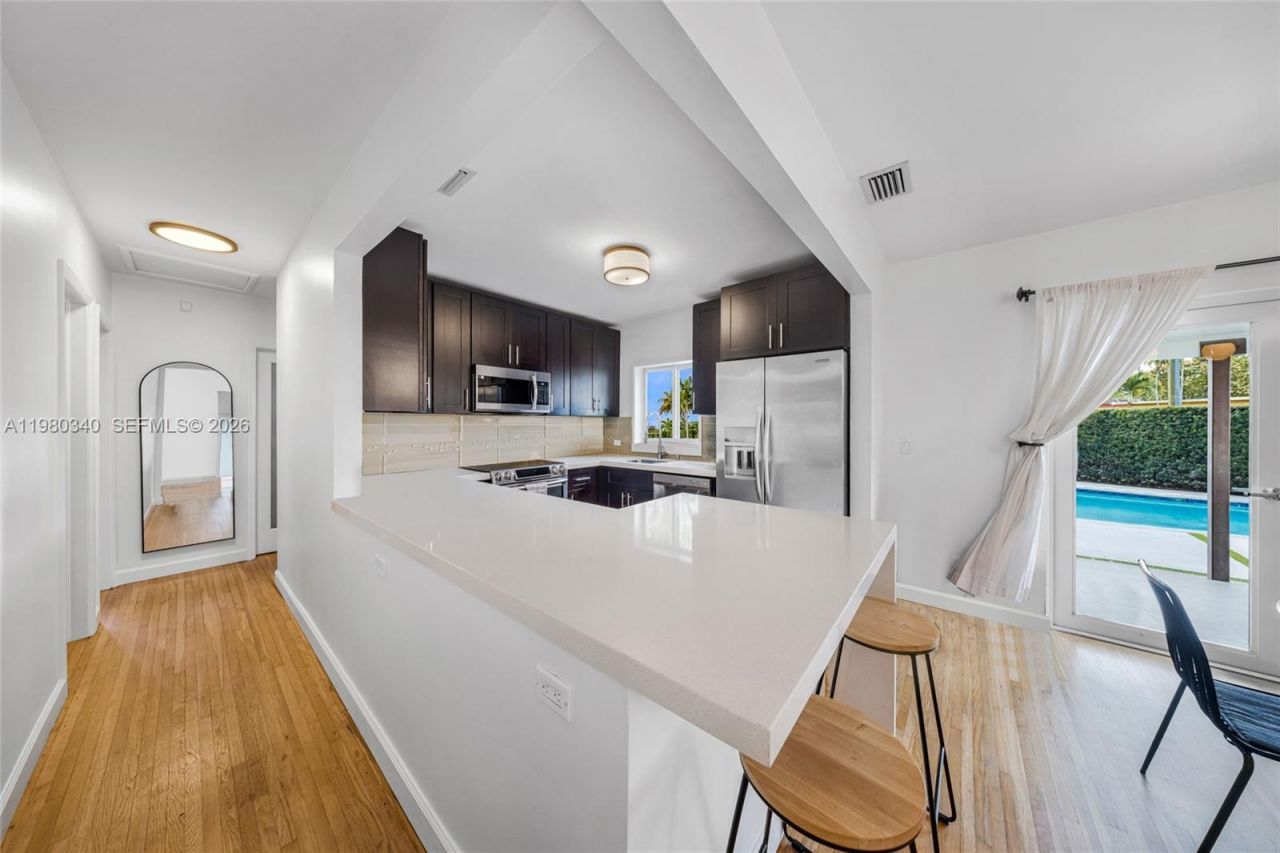 172 Bentley Dr, Miami Springs, FL 33166 Photo