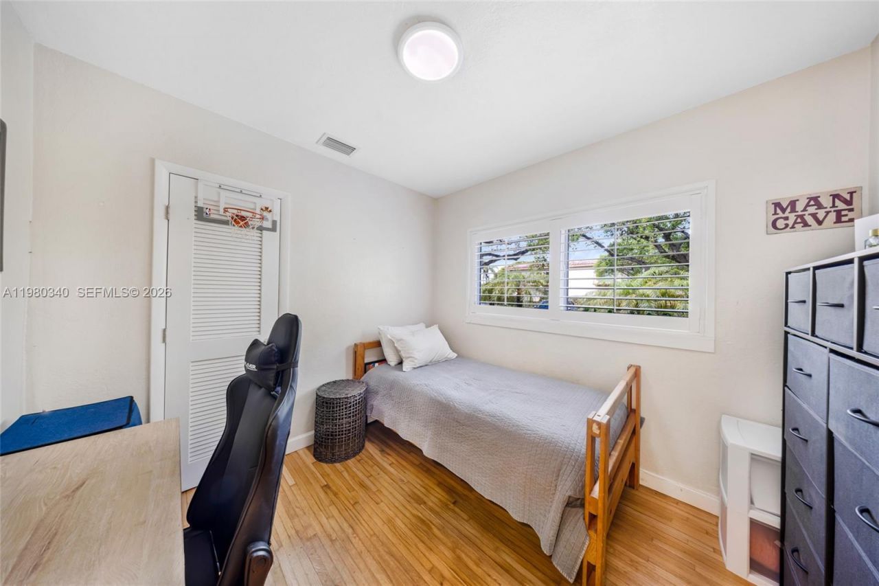 172 Bentley Dr, Miami Springs, FL 33166 Photo