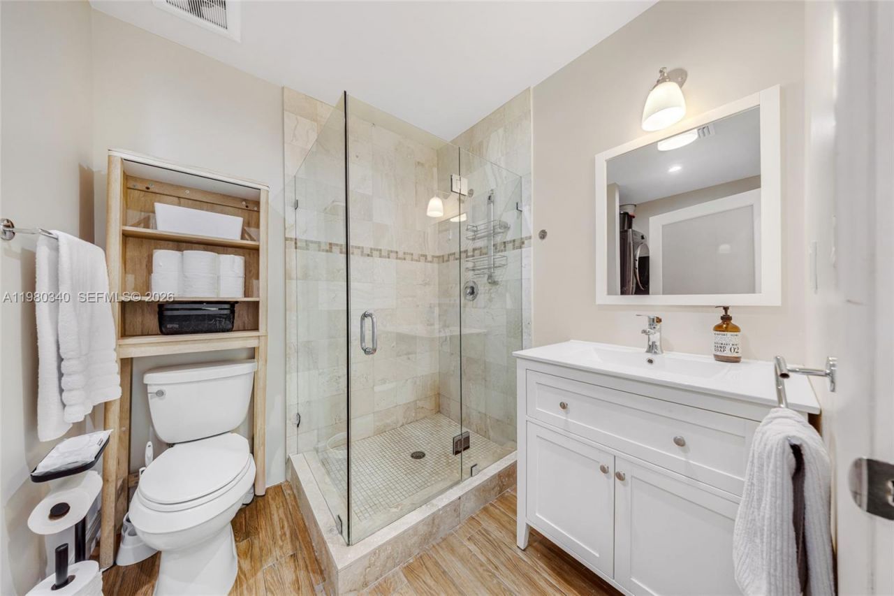 172 Bentley Dr, Miami Springs, FL 33166 Photo