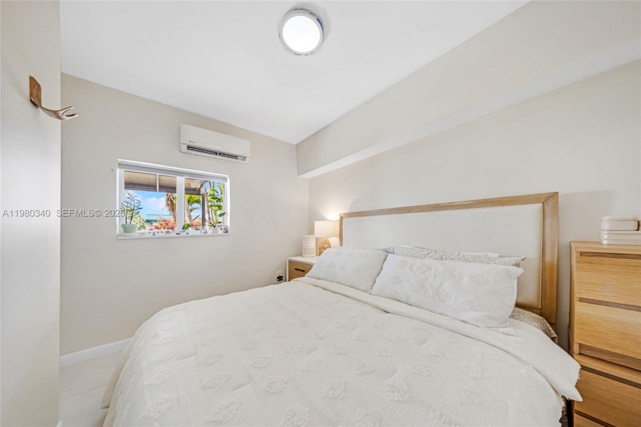 172 Bentley Dr, Miami Springs, FL 33166 Photo