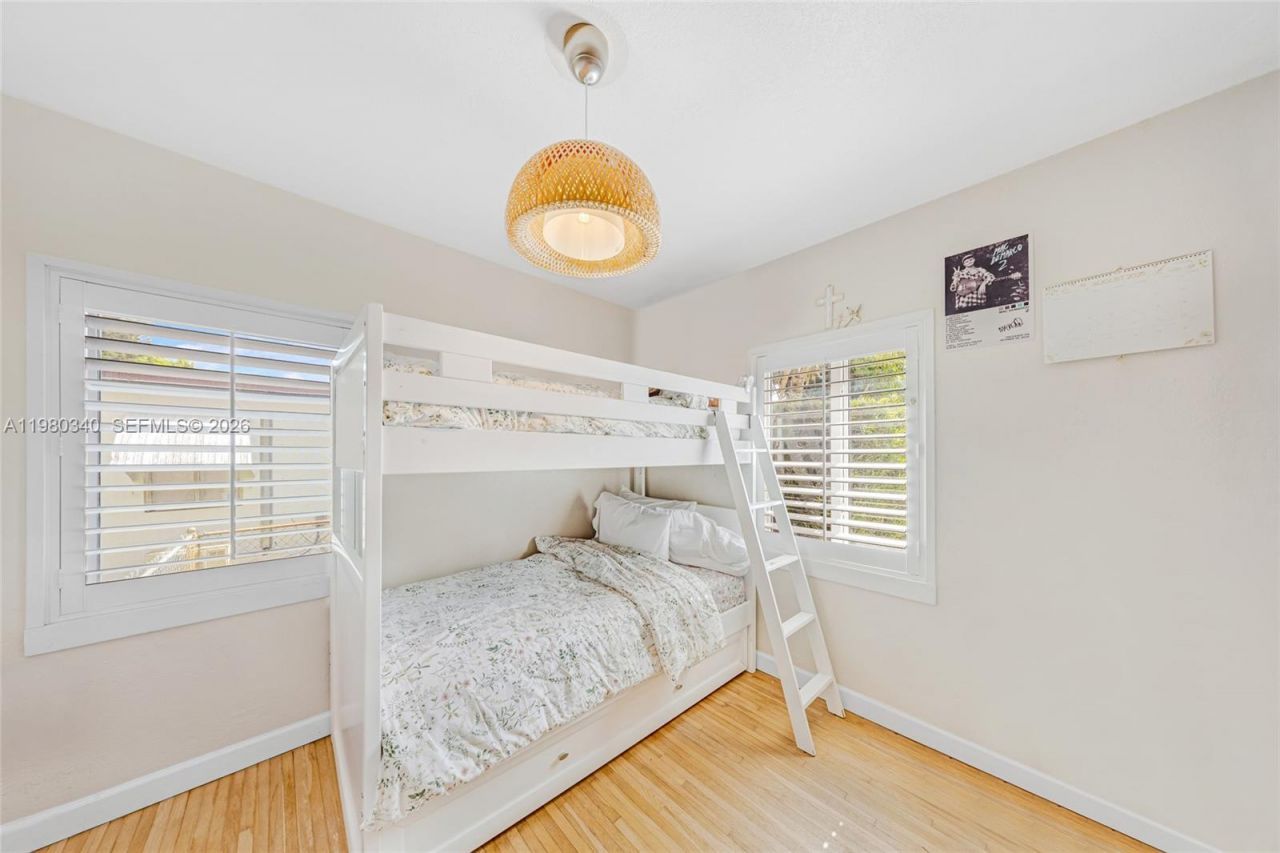 172 Bentley Dr, Miami Springs, FL 33166 Photo