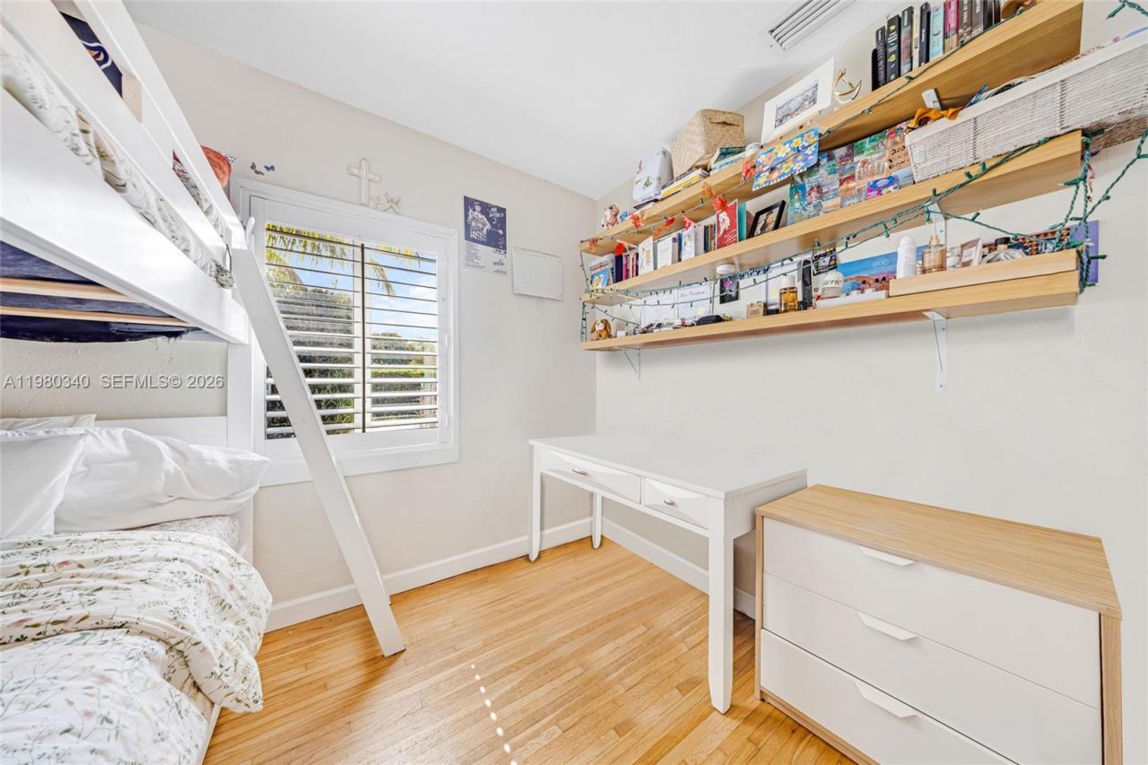 172 Bentley Dr, Miami Springs, FL 33166 Photo