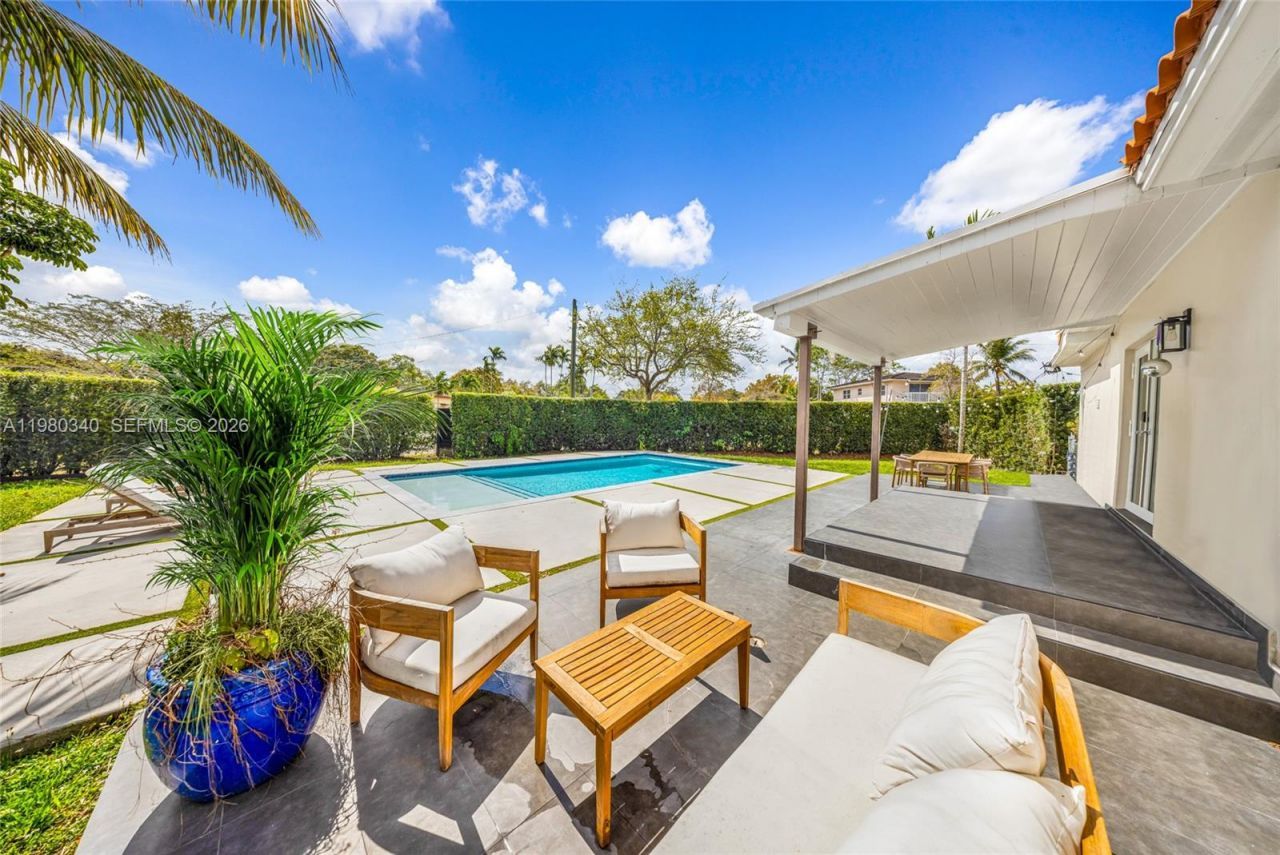 172 Bentley Dr, Miami Springs, FL 33166 Photo