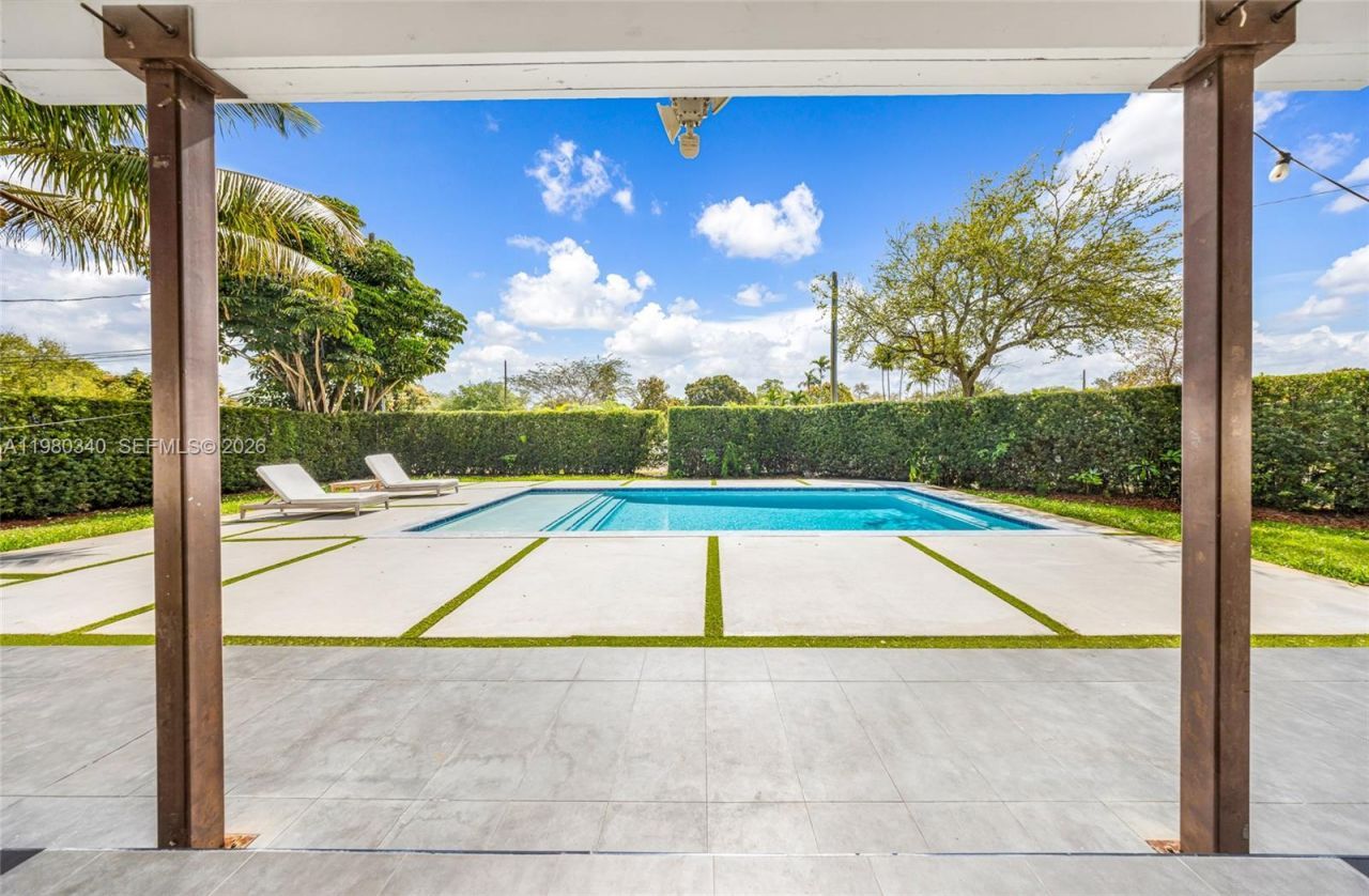 172 Bentley Dr, Miami Springs, FL 33166 Photo