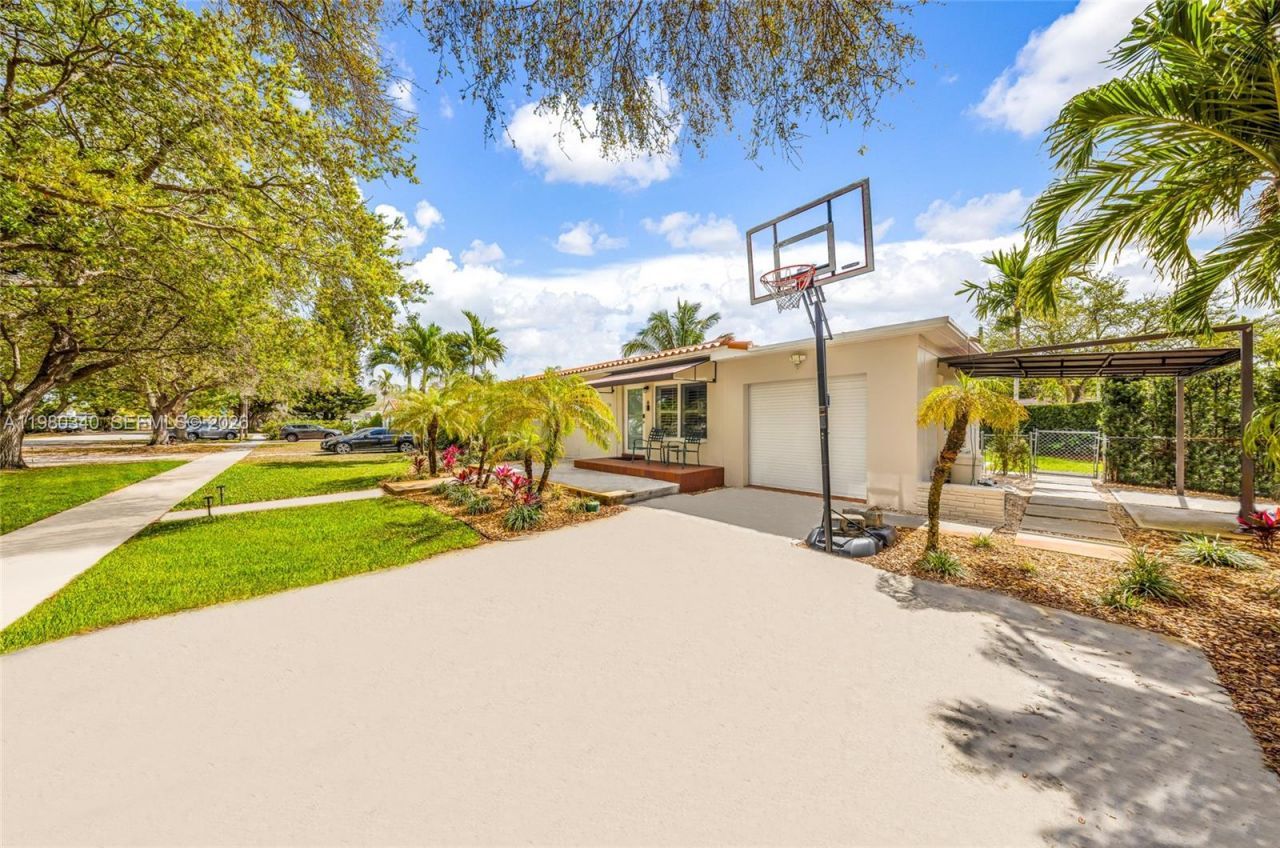 172 Bentley Dr, Miami Springs, FL 33166 Photo