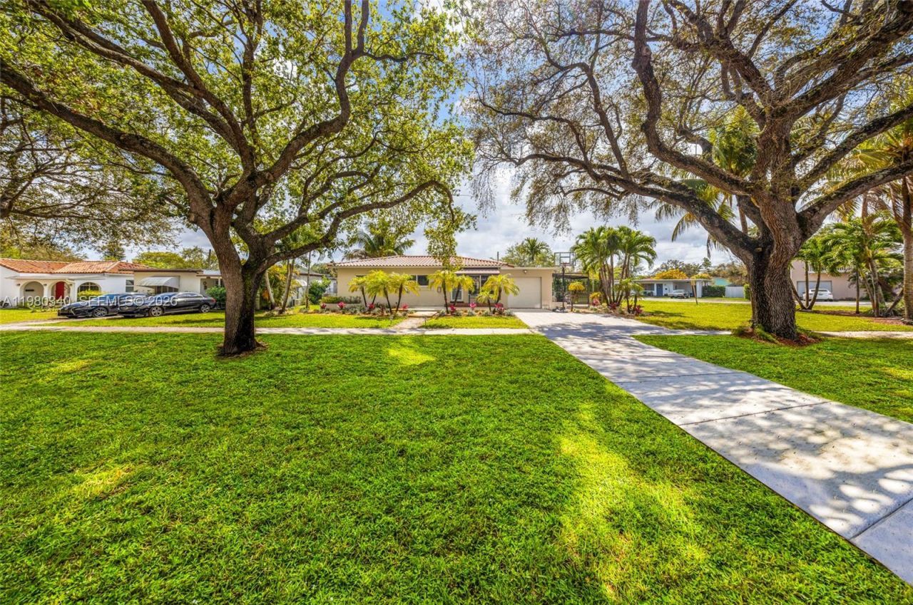 172 Bentley Dr, Miami Springs, FL 33166 Photo